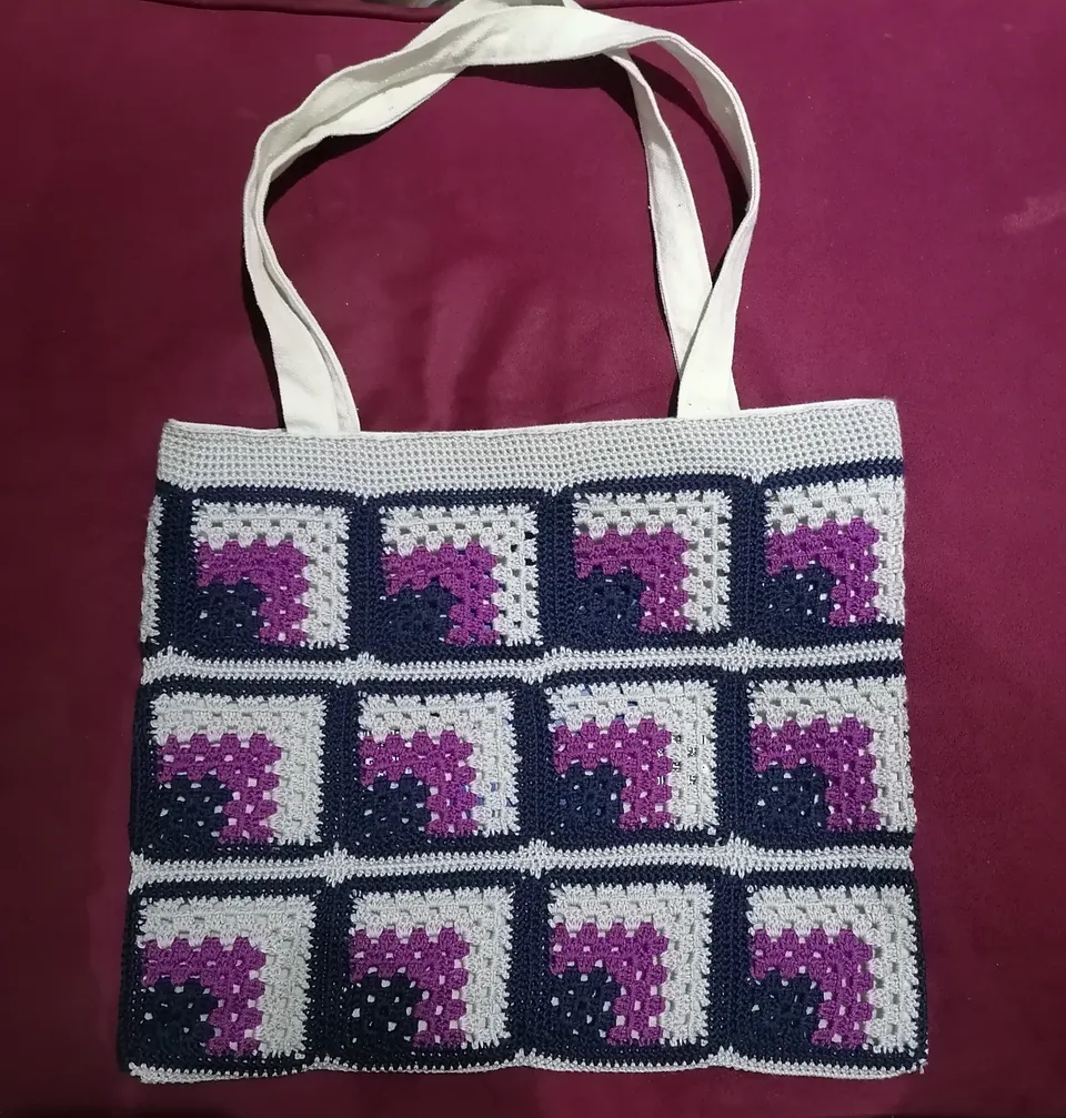 Tote bag
