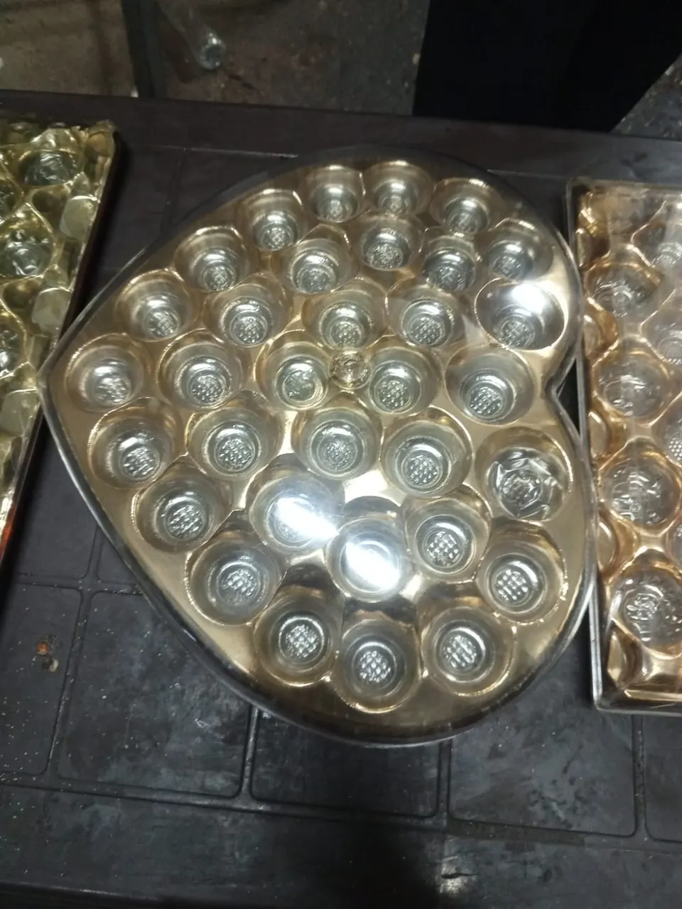 علب شوكولاته